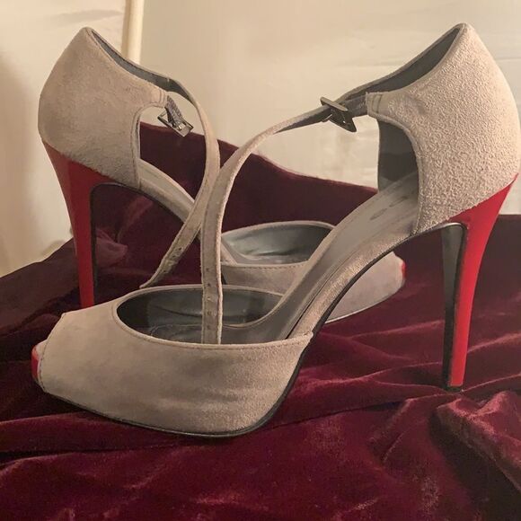 Bebe Dark Gray and Red Pumps sz 8B - Picture 5 of 5
